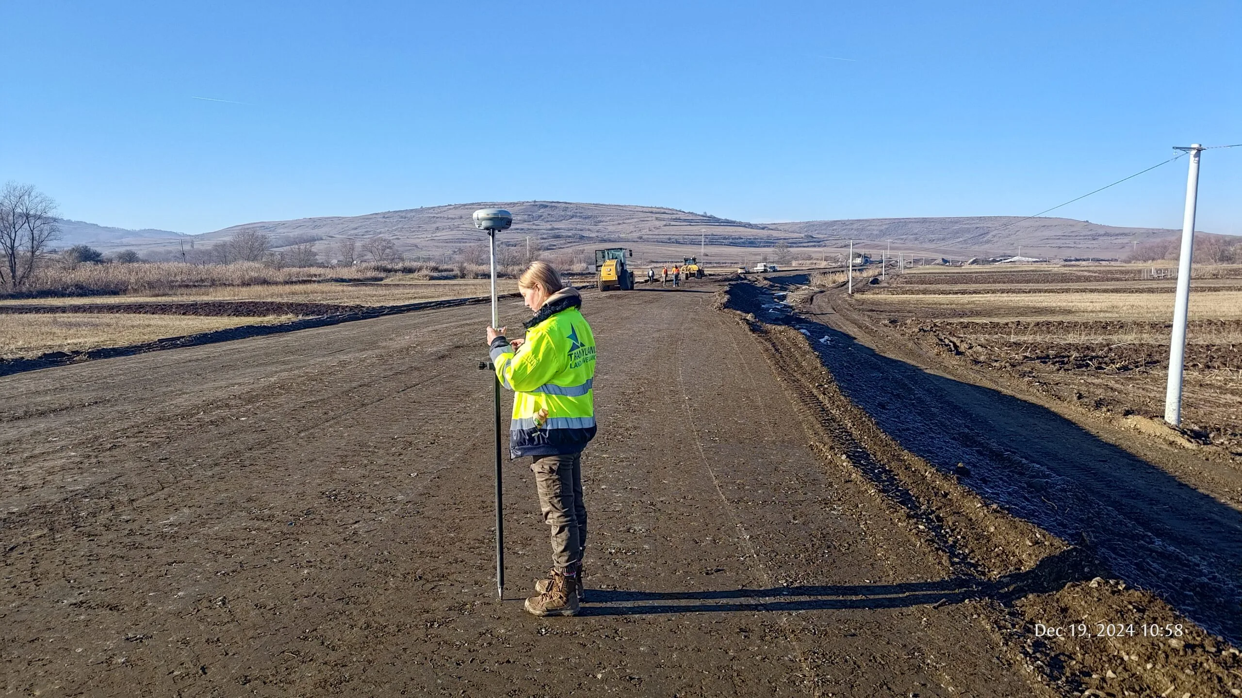 Măsurători topografice pentru autostrada A3 între Târgu Mureș și Ungheni